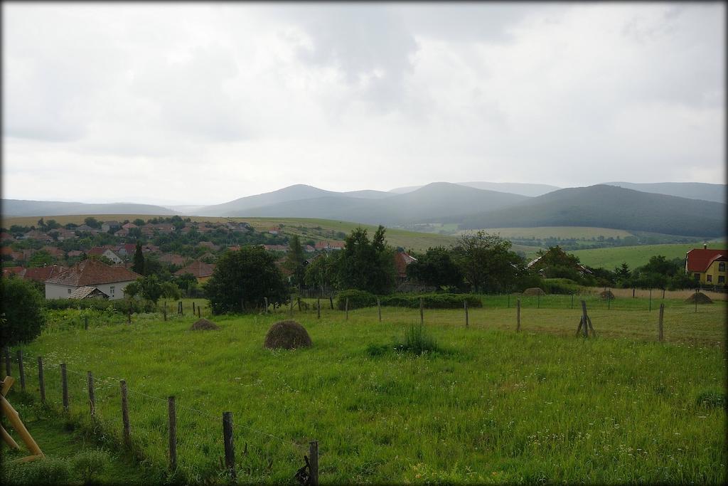 Kalaris Vendeghaz Apartment Hollókő Bagian luar foto